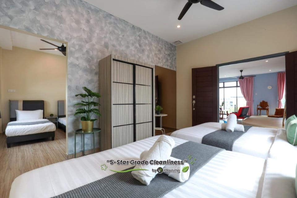 Bed, Bedroom, towels