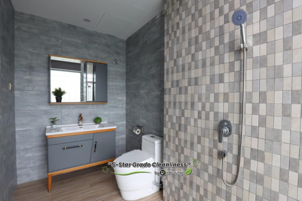 Shower, Toilet, Bathroom
