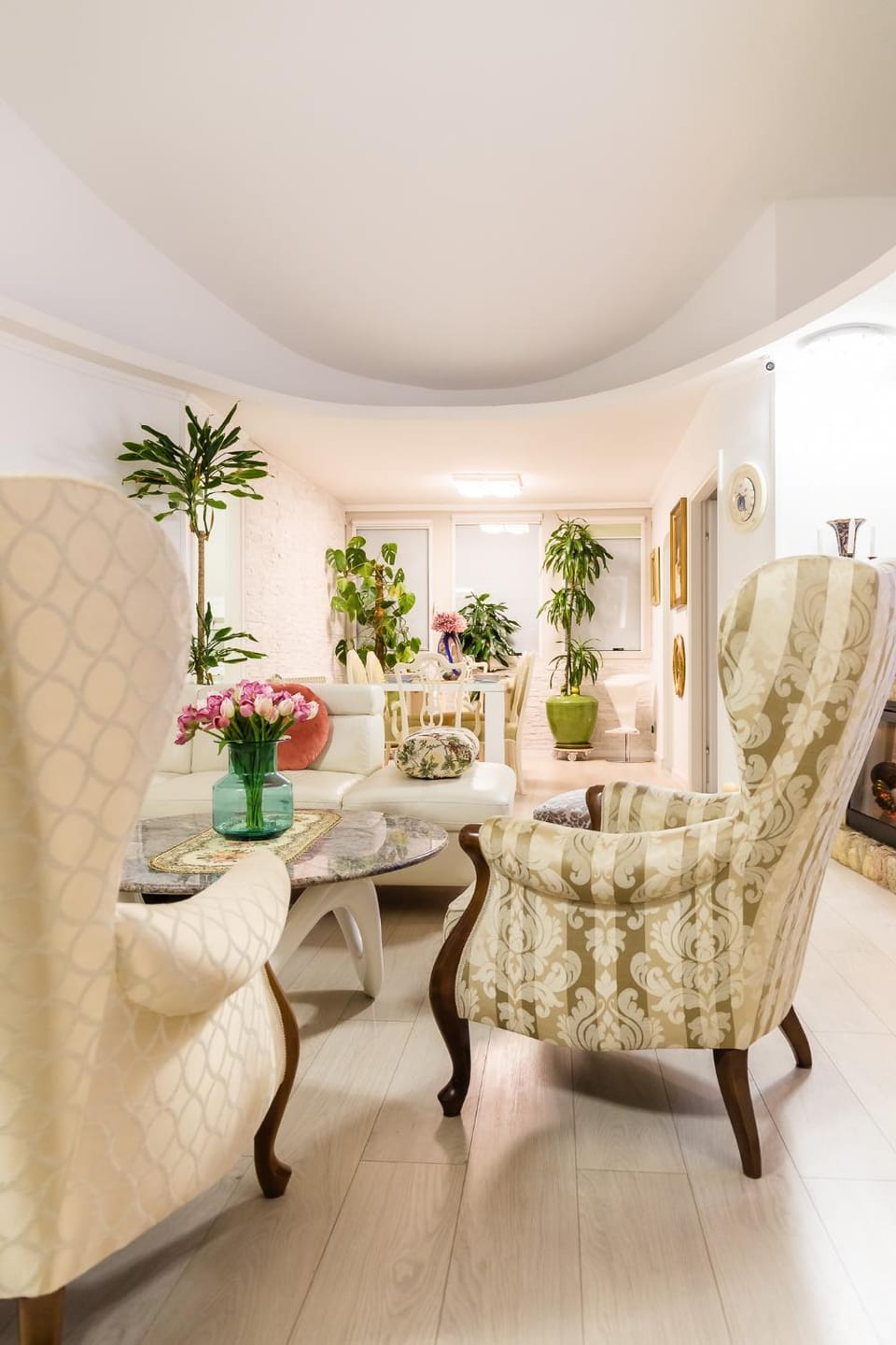 Living room, Seating area