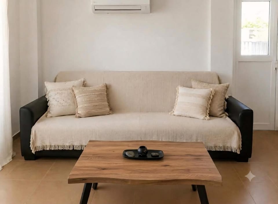 Living room, Seating area, air conditioner