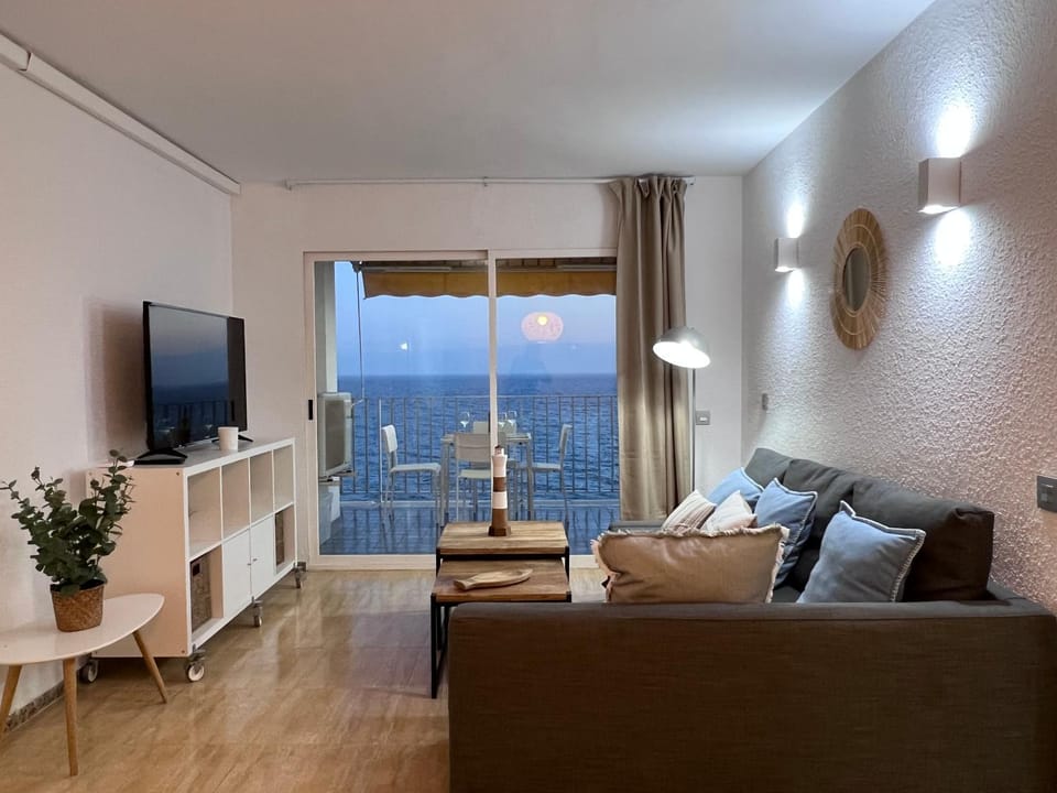 Living room, Sea view