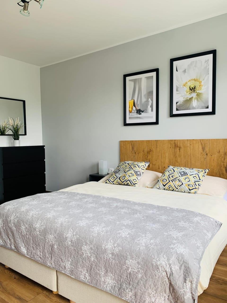 Bed, TV and multimedia, Photo of the whole room, Bedroom, Garden view