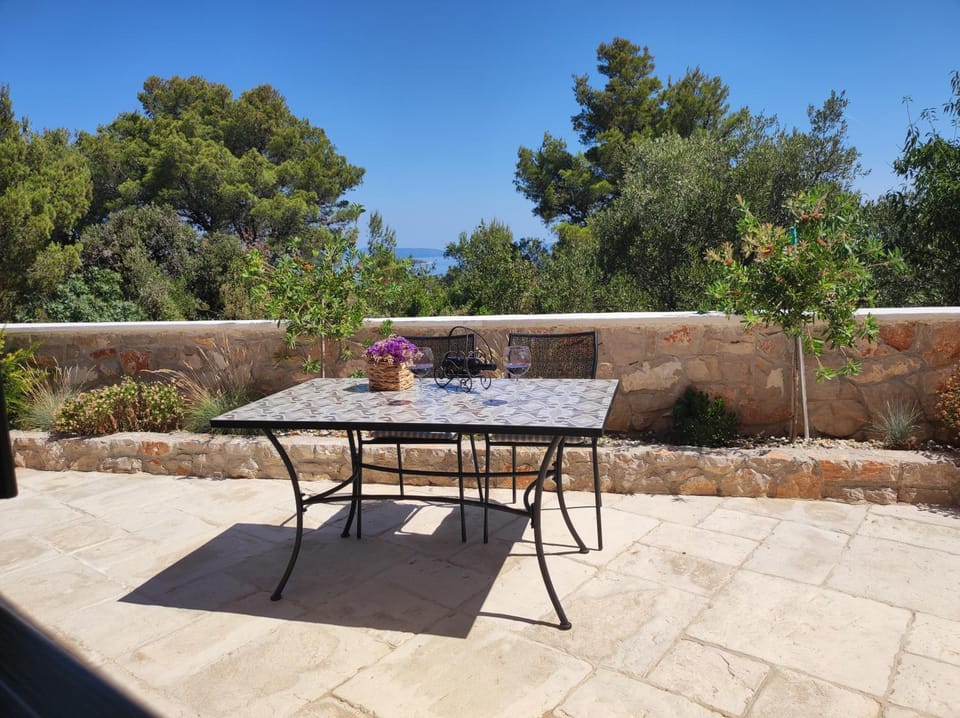 LOVRO Luxury apartment with Jacuzzi and terrace sea view Apartment in Zadar County