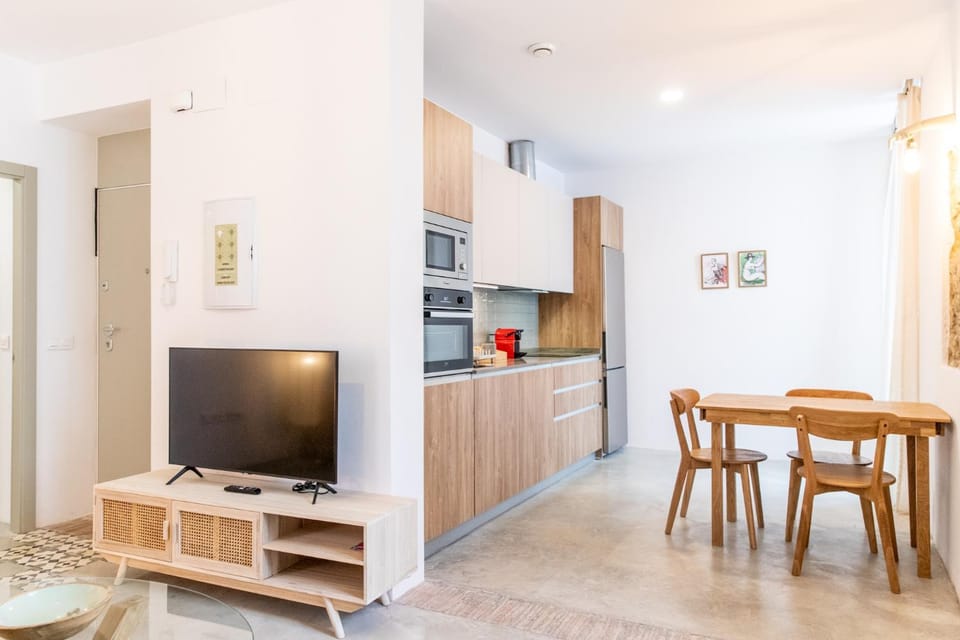 TV and multimedia, Kitchen or kitchenette, Dining area, dishwasher, minibar, pet friendly, stove