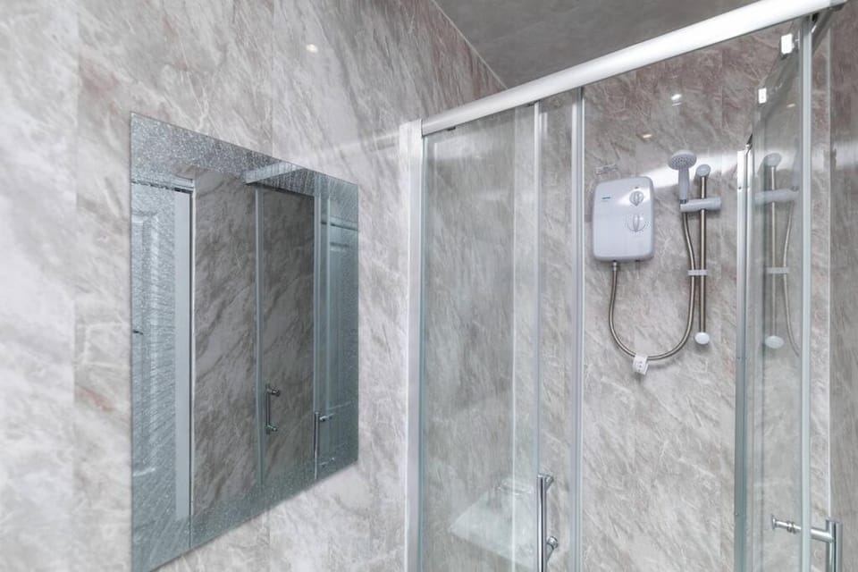 Luxury Living - Lovely 1 Bedroom Apartment Apartment in England