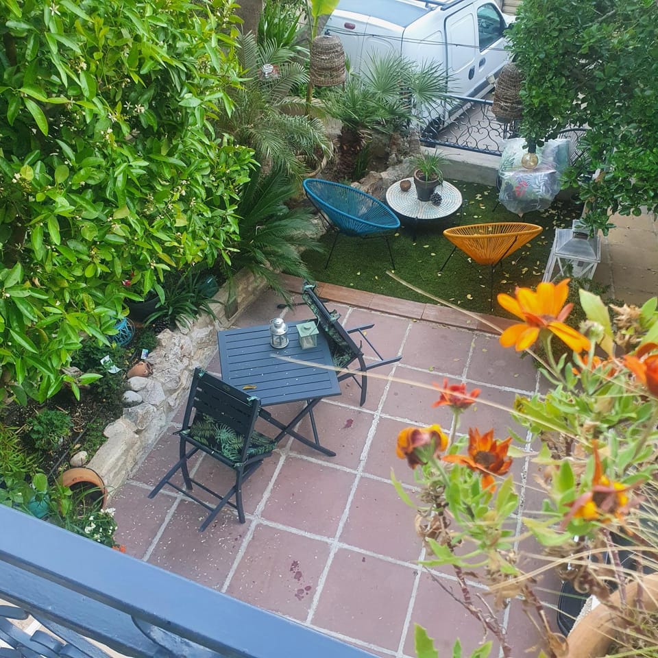 Balcony/Terrace, Garden view