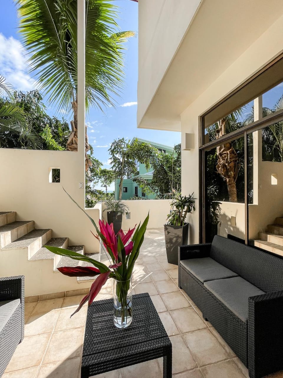 View (from property/room), Balcony/Terrace, Seating area, Garden view, Sea view