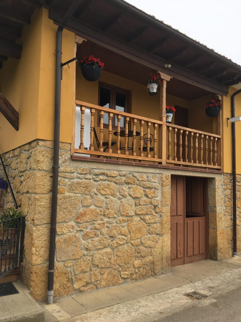 LA CASA DE LOS GÜELOS House in Asturias