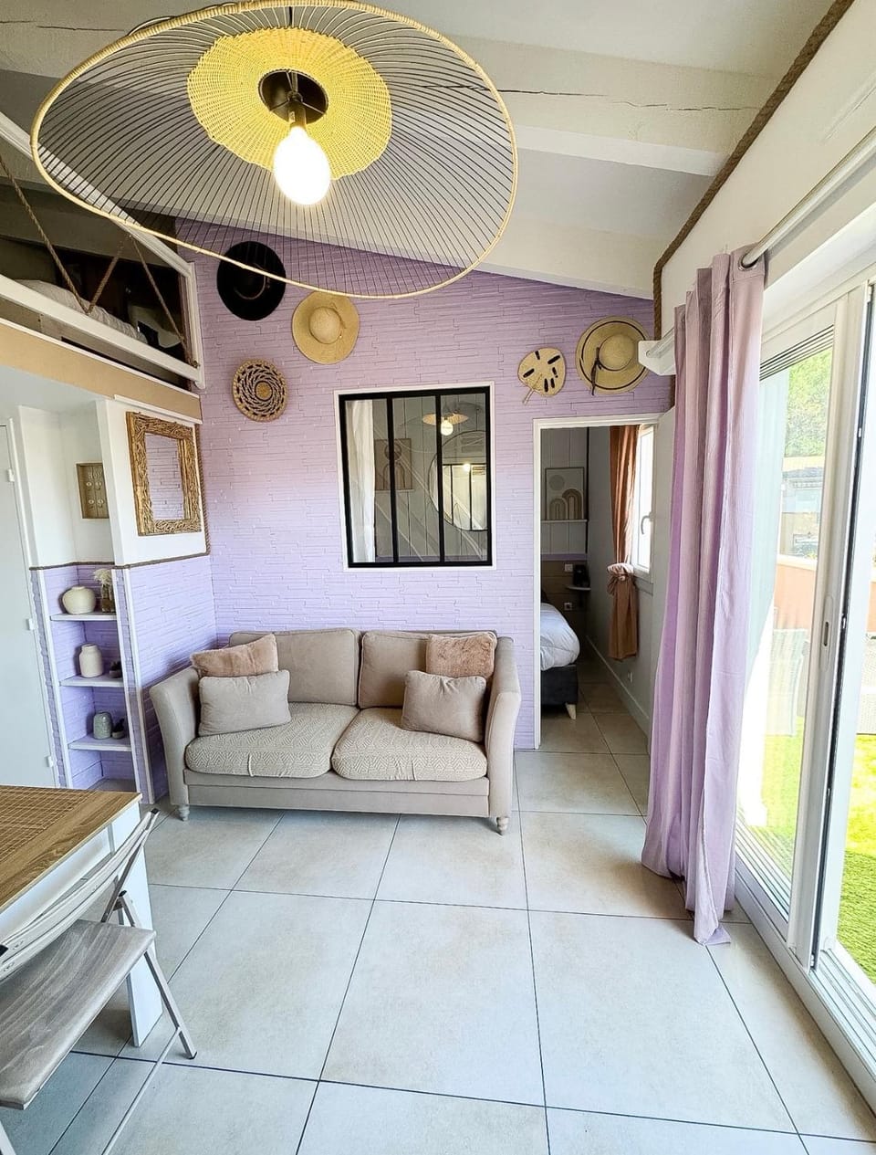 Living room, Photo of the whole room