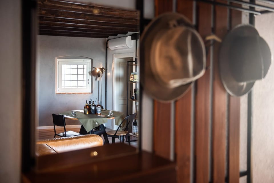 Living room, Decorative detail, Seating area, Dining area, kitchen