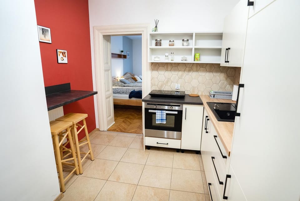 Kitchen or kitchenette, pet friendly, stove