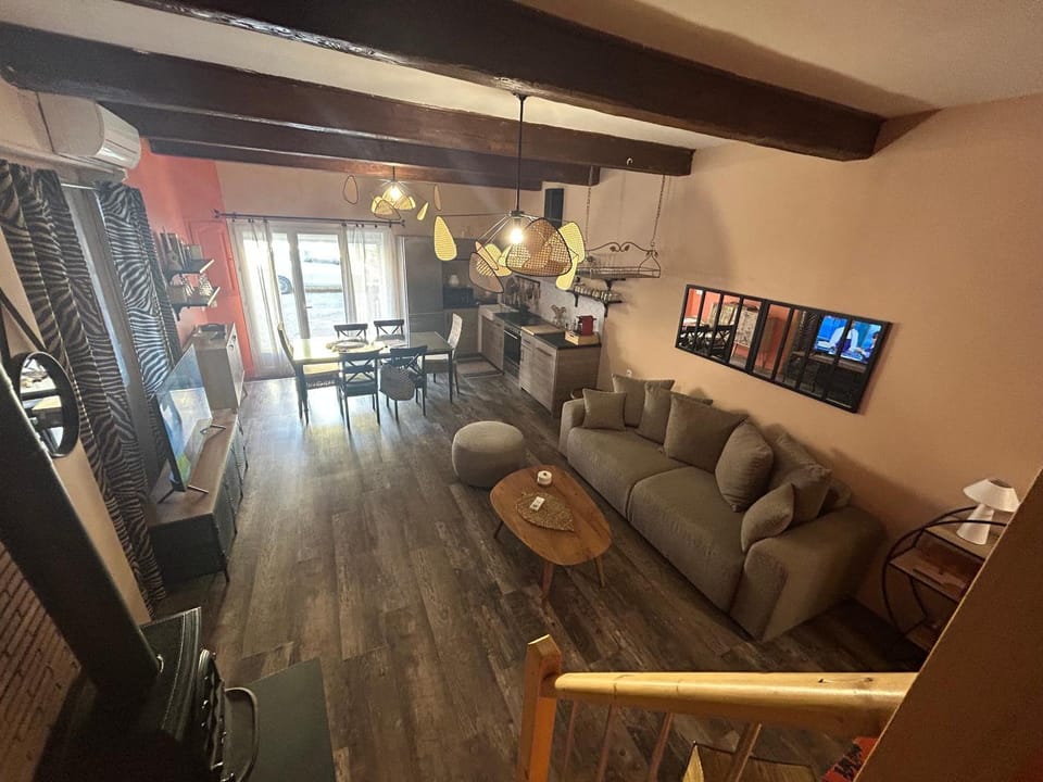 Communal lounge/ TV room, Living room