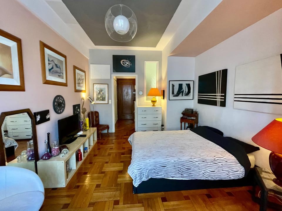 Seaside vintage studio Apartment in Nice