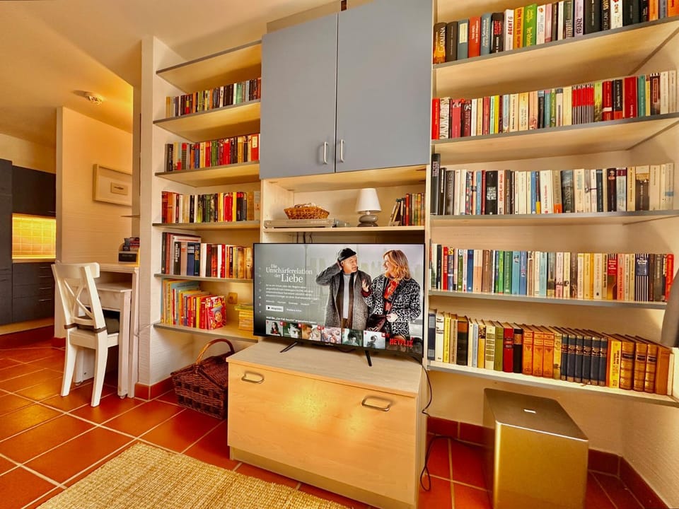 Library, TV and multimedia, Living room