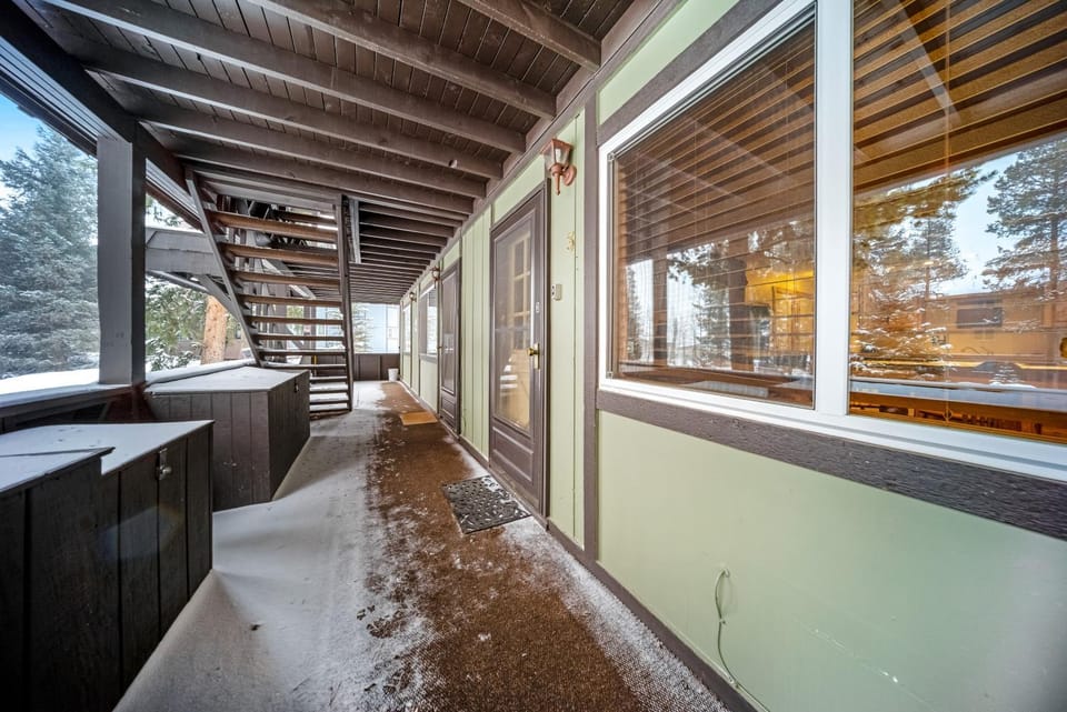Hi Country Haus Hideaway Apartment in Fraser