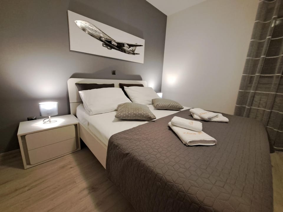 Bed, Bedroom, cot