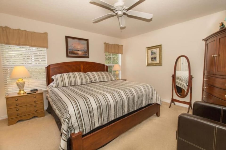 Peaceful Quiet Pool Home 5 min from Disney! townhouse House in Bay Lake