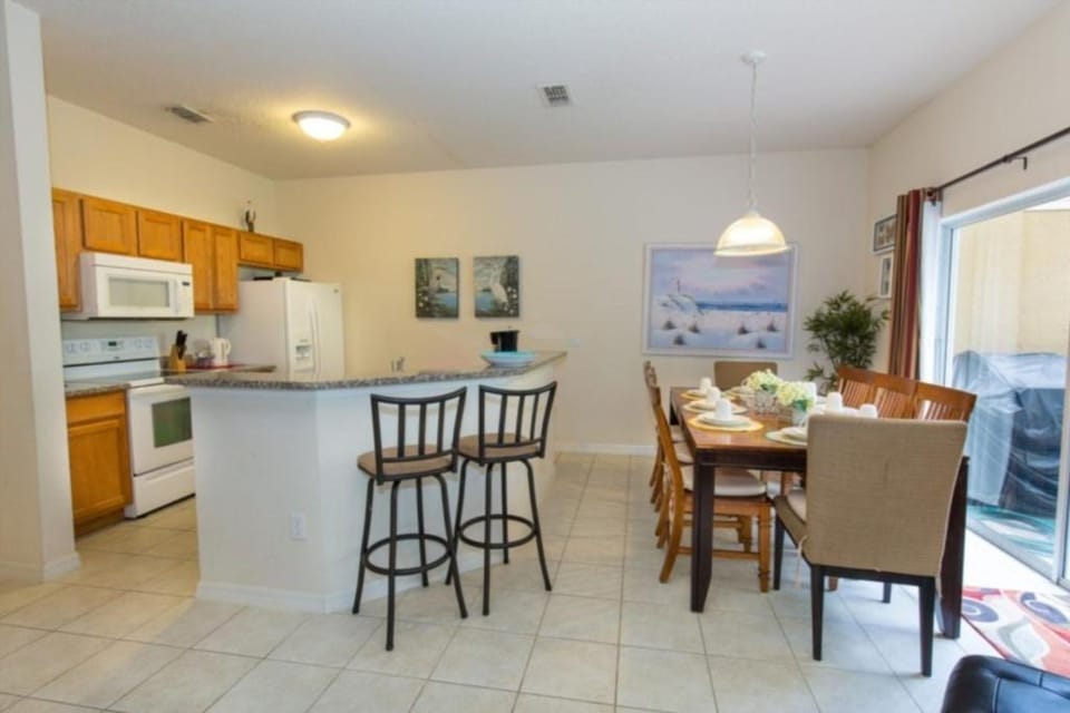 Peaceful Quiet Pool Home 5 min from Disney! townhouse House in Bay Lake