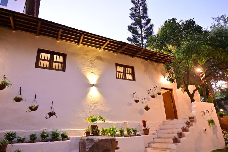 Property building, Patio, Balcony/Terrace