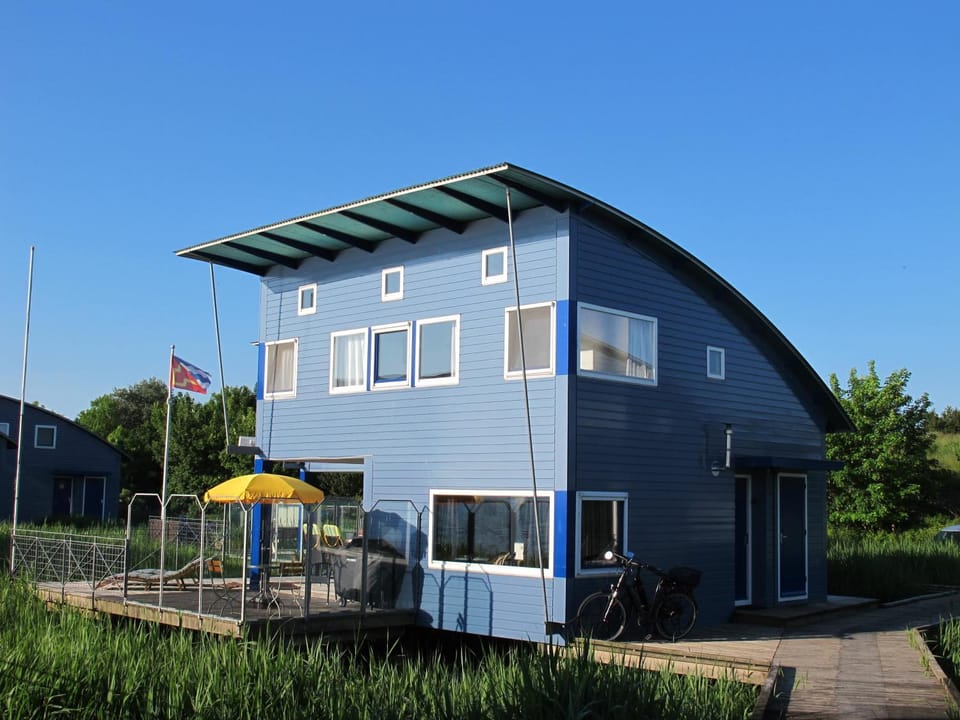 Ferienhaus SEABIRD by FeWo-PLAN OOST150 mit direktem Zugang ins LAUWERSMEER House in Anjum