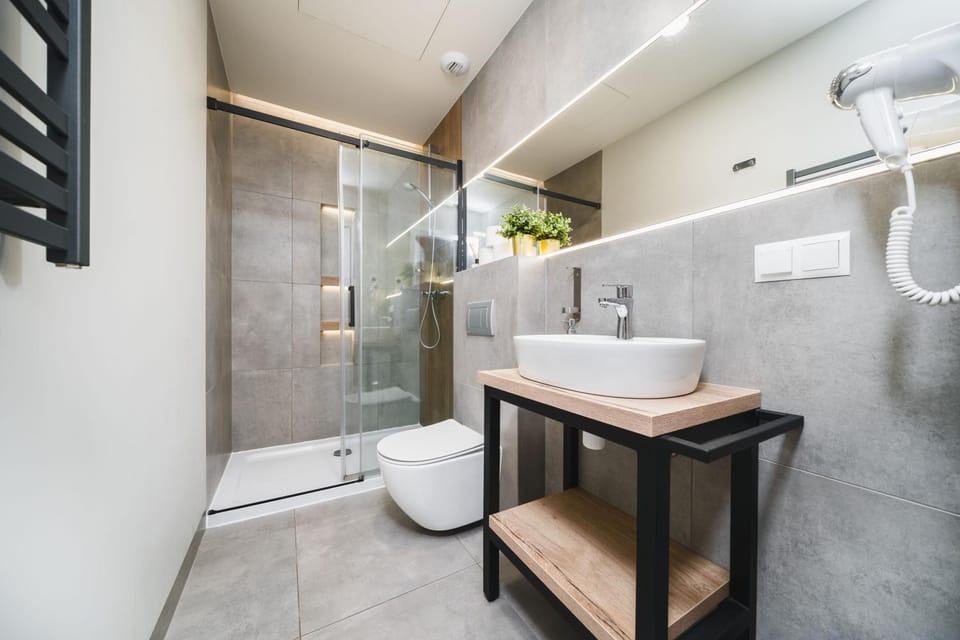 Shower, Toilet, Bathroom