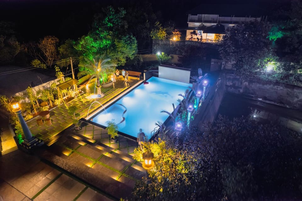 Night, Garden, Garden view, Pool view