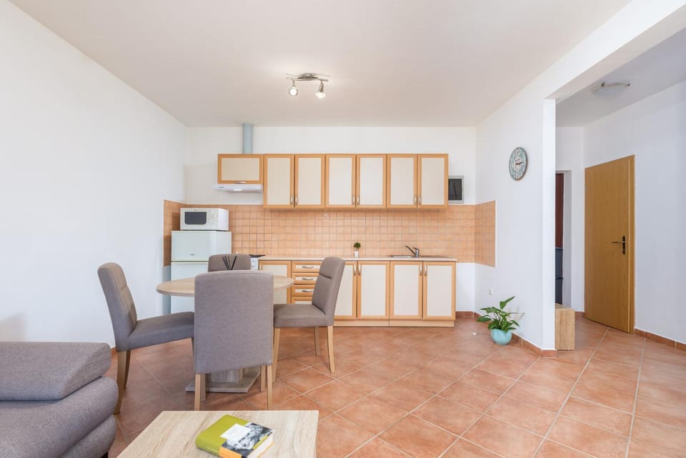 Kitchen or kitchenette, Living room, Dining area
