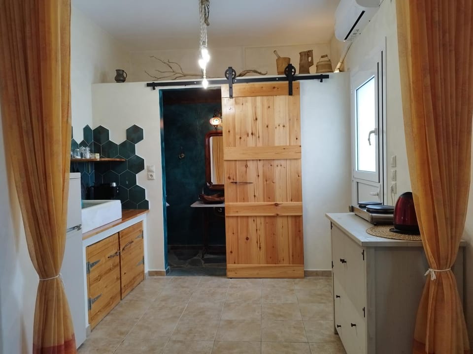Kitchen or kitchenette, stove