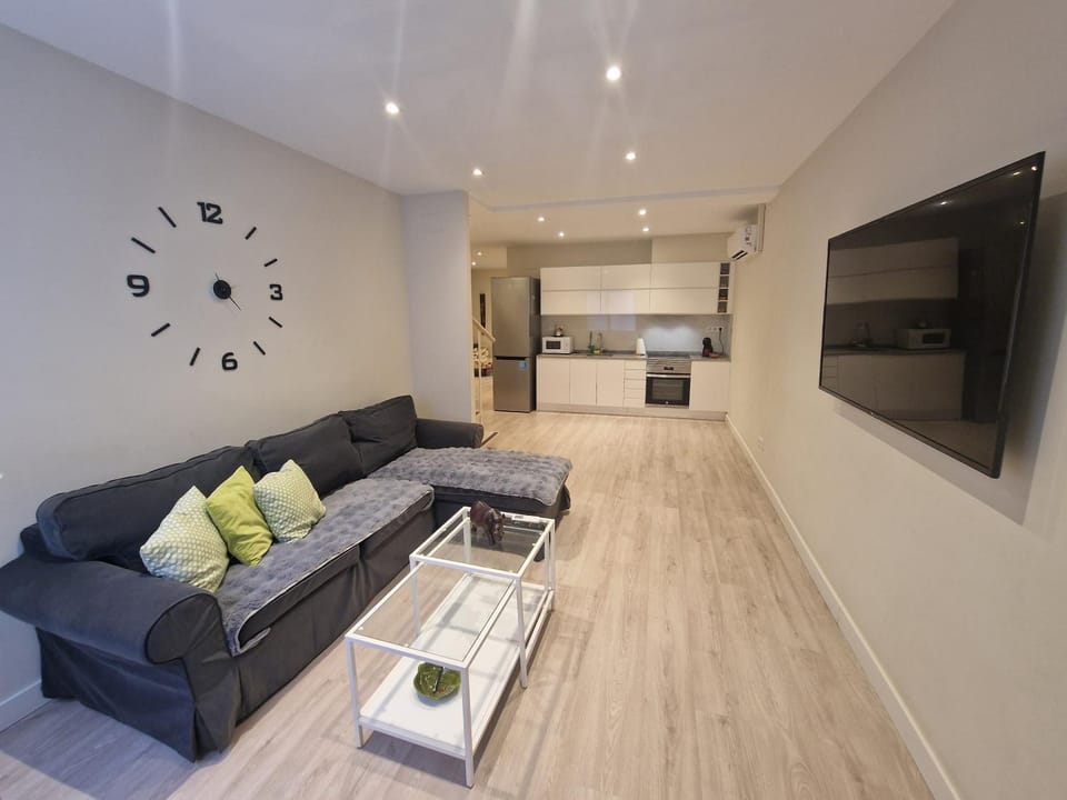 Communal lounge/ TV room, TV and multimedia