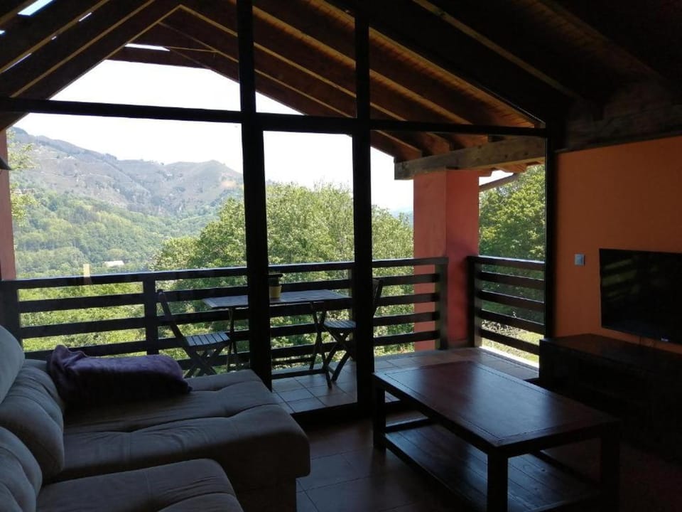 View (from property/room), Balcony/Terrace, Living room