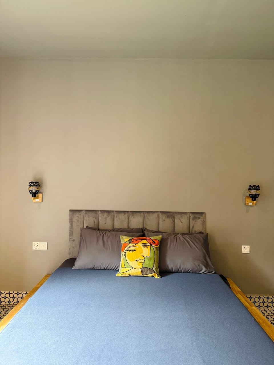 Bed, Photo of the whole room