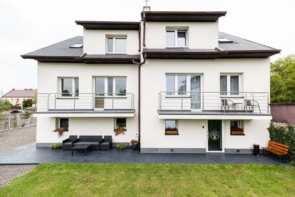 Property building, Day, Balcony/Terrace