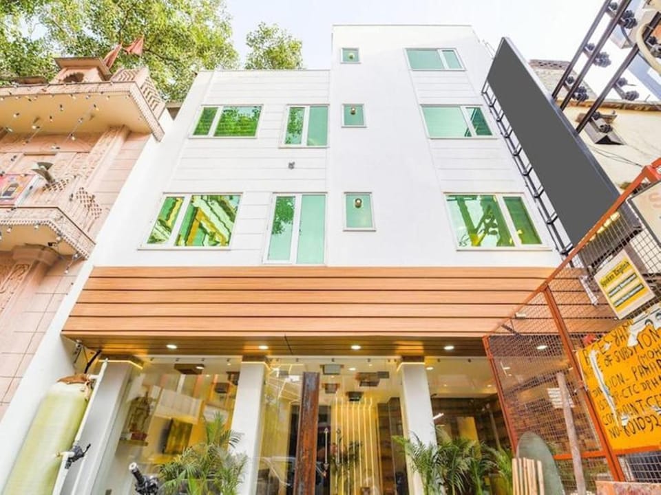 Property building, Facade/entrance