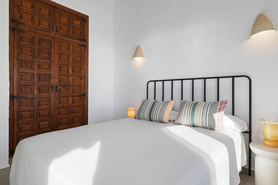 Bedroom, wardrobe