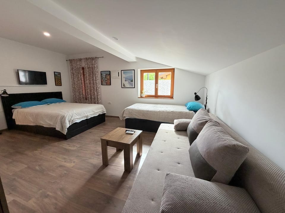 Bed, Area and facilities