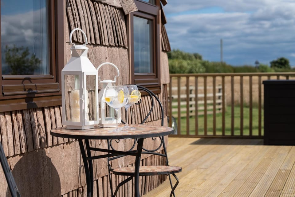 Patio, View (from property/room), Balcony/Terrace, Food and drinks