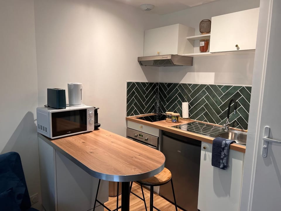 Dining area, minibar, pet friendly, stove, toaster