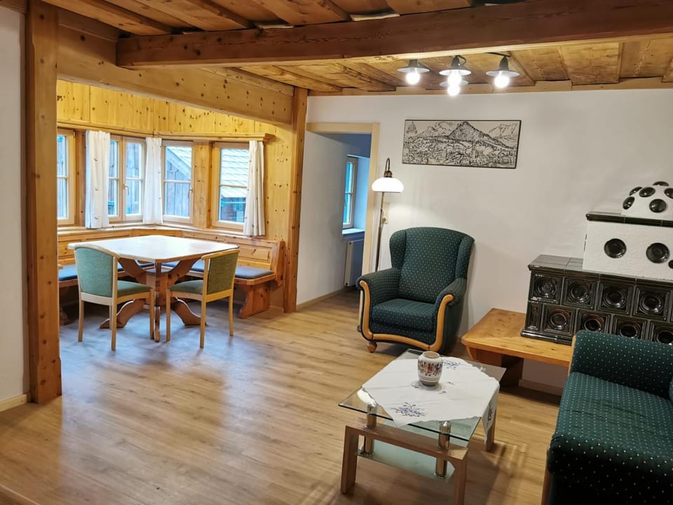 Ferienhaus Rosl am Grundlsee House in Bad Aussee