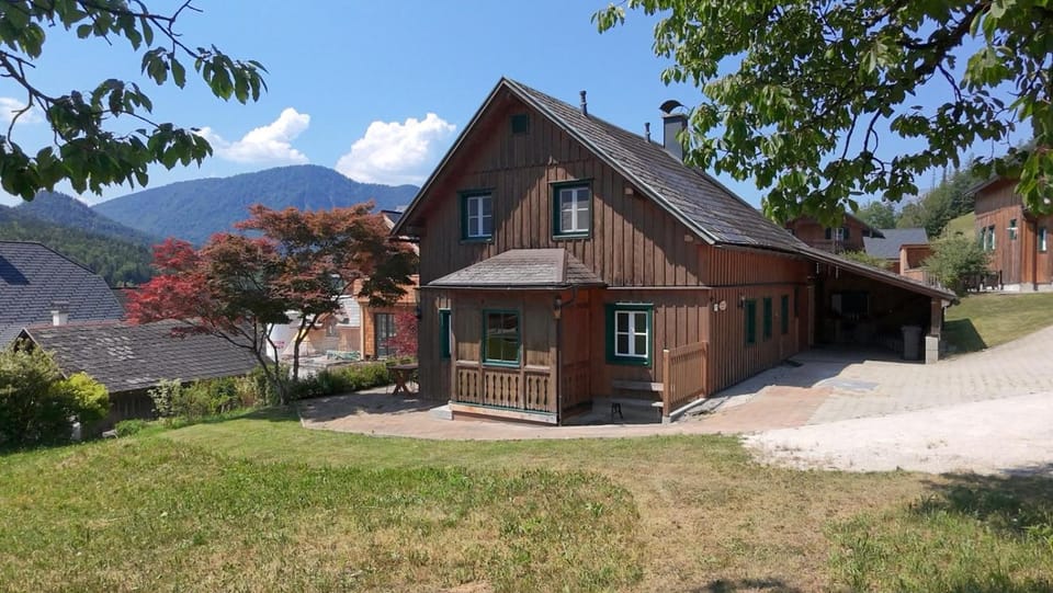 Ferienhaus Rosl am Grundlsee House in Bad Aussee