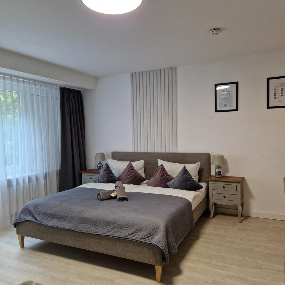 Bed, Living room, Photo of the whole room, Bedroom