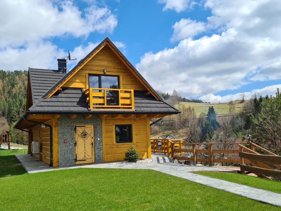 Domek Góralski nad Czorsztynem - Dom z Widokiem House in Lesser Poland Voivodeship