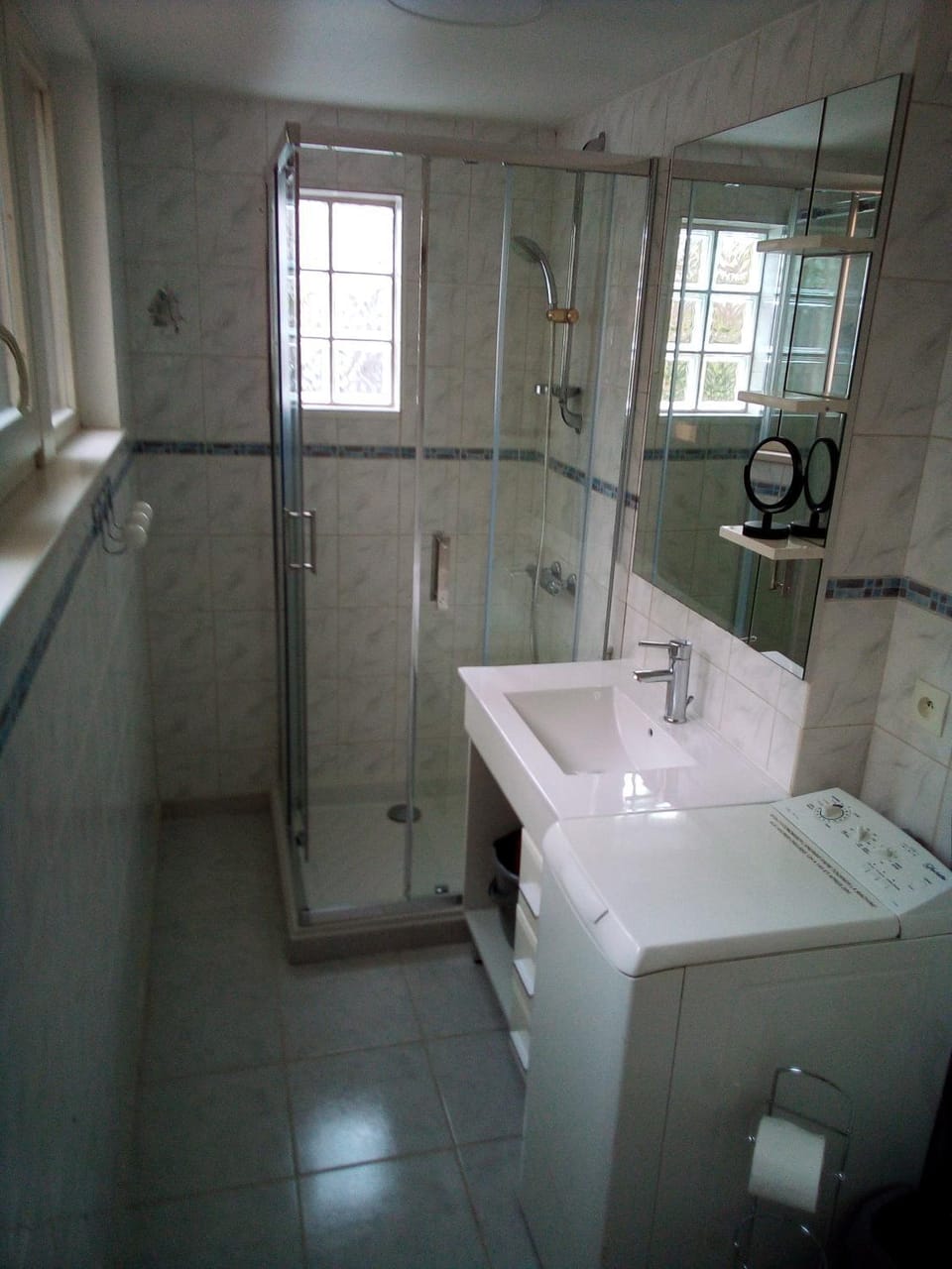 Shower, Toilet, washing machine