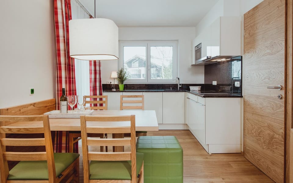 Kitchen or kitchenette, Dining area, kitchen