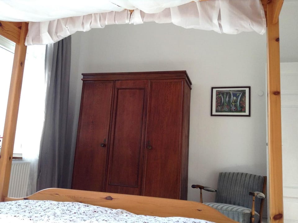 Bed, Photo of the whole room, Bedroom, wardrobe