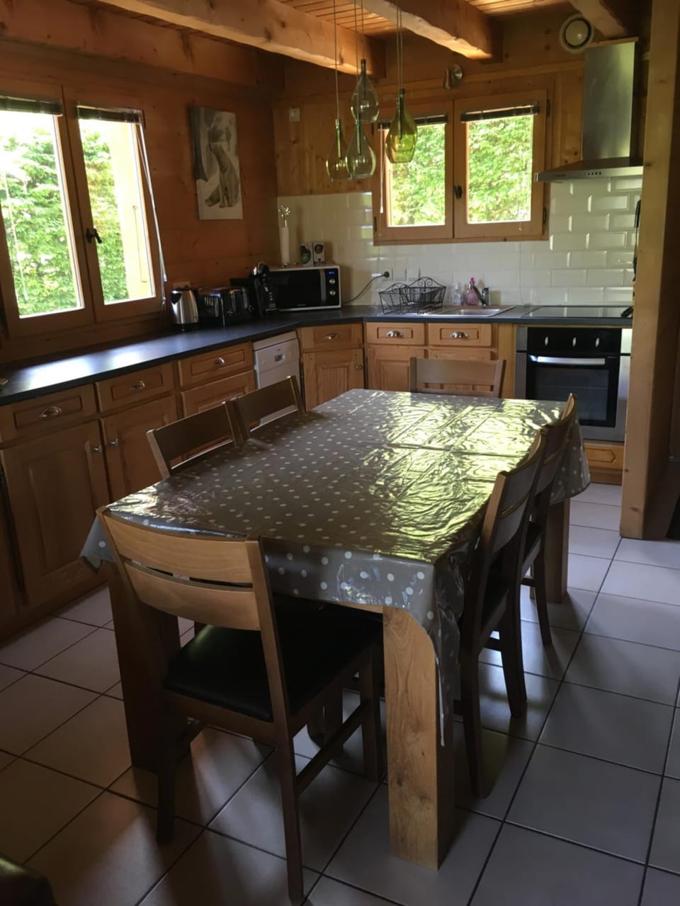 Kitchen or kitchenette, Dining area