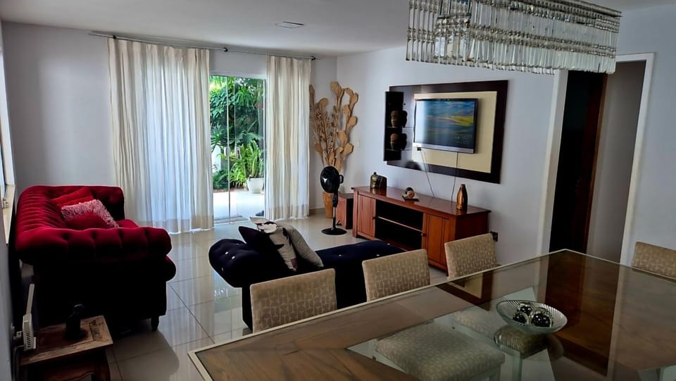 Casa em Cabo Frio com piscina privativa, até 10 pessoas House in Cabo Frio