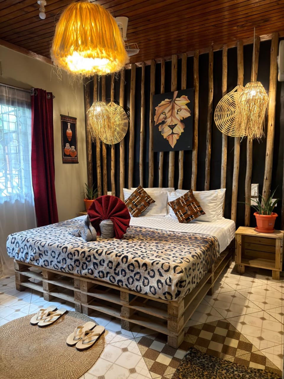 Bed, Living room, Photo of the whole room, Bedroom