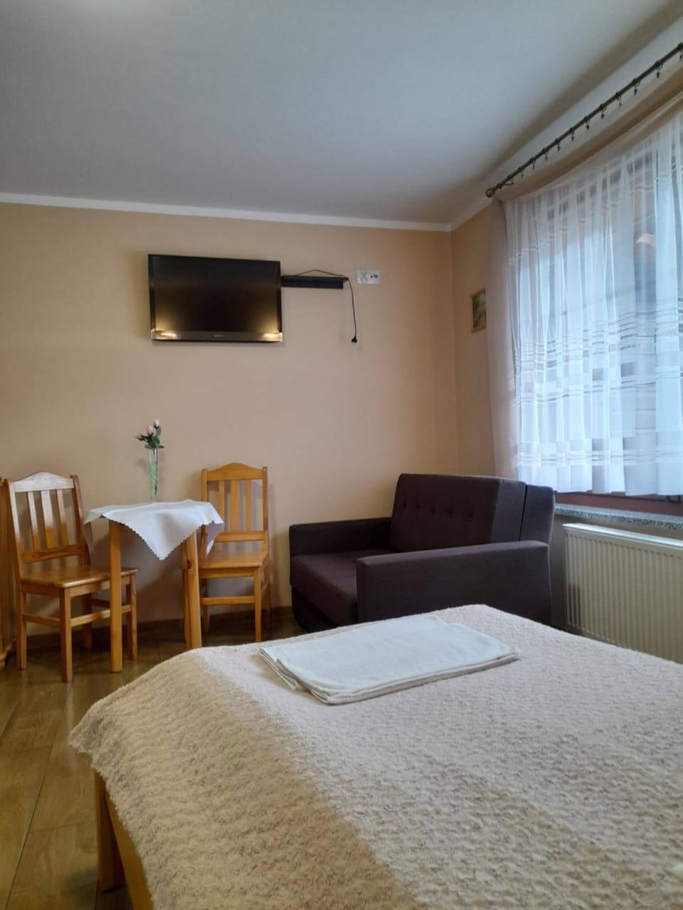 Photo of the whole room, Seating area, Bedroom