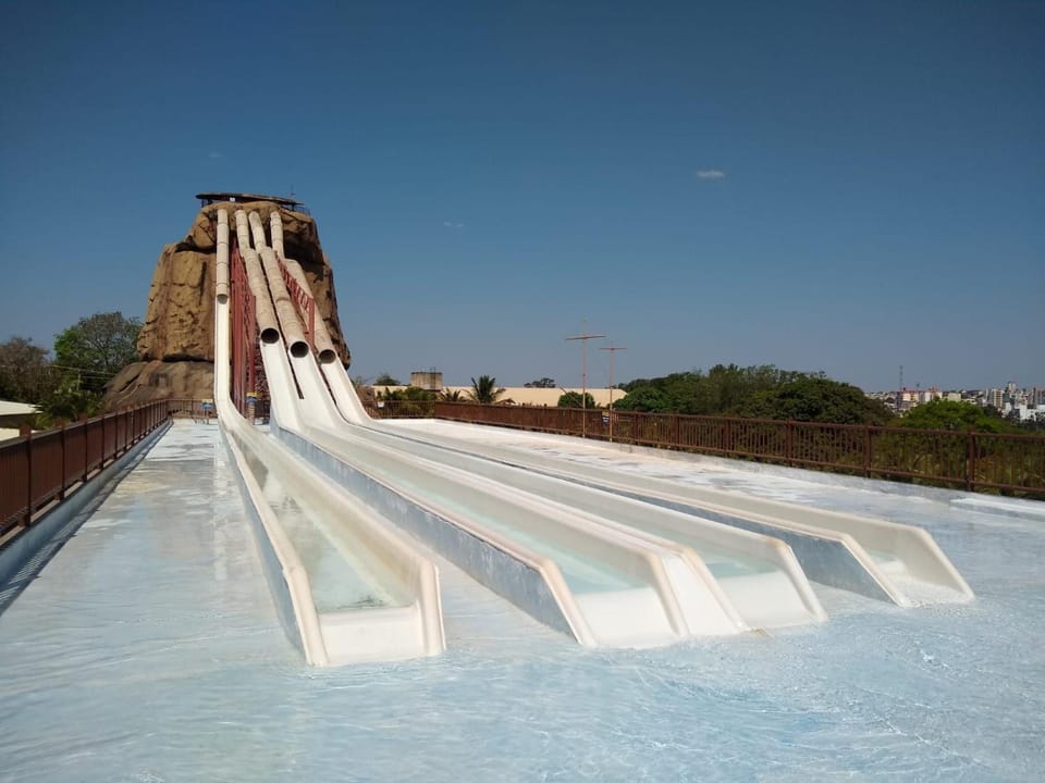 Day, Swimming pool