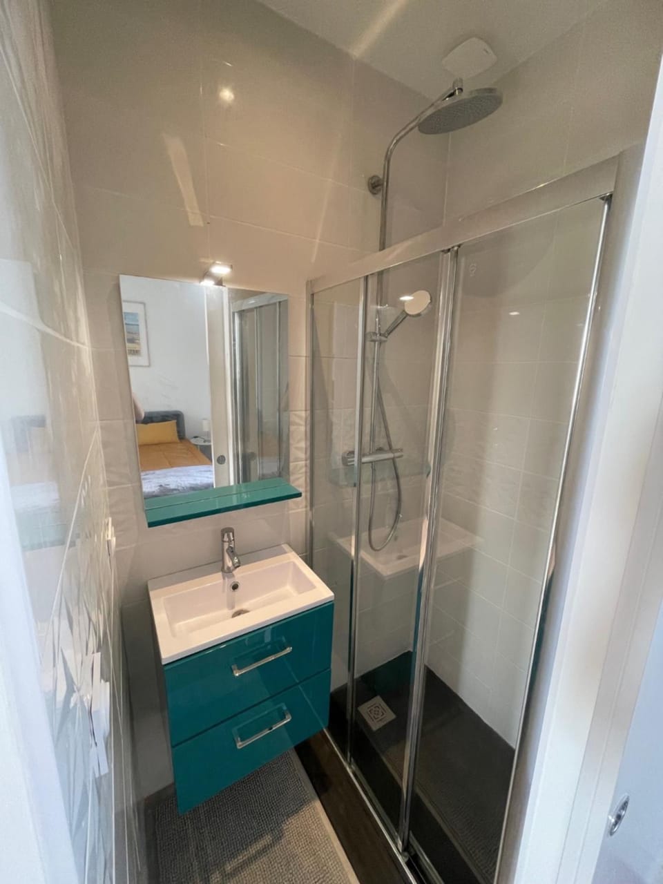 Appartement rénové dans villa d'exception face à la mer Apartment in Pornic